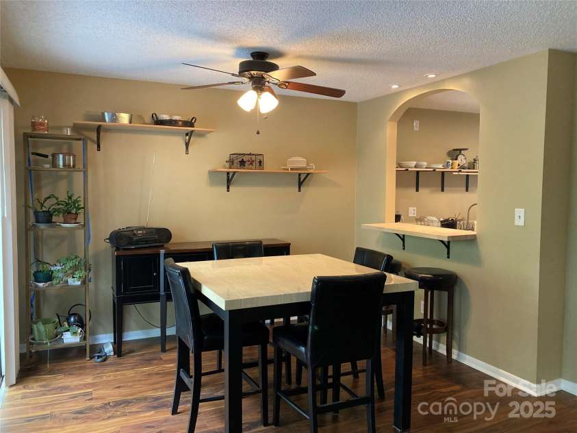 23 Hollybrook Drive, Asheville, NC 28803.  MLS# CAR4253412, YatesRealty ID 12962. 