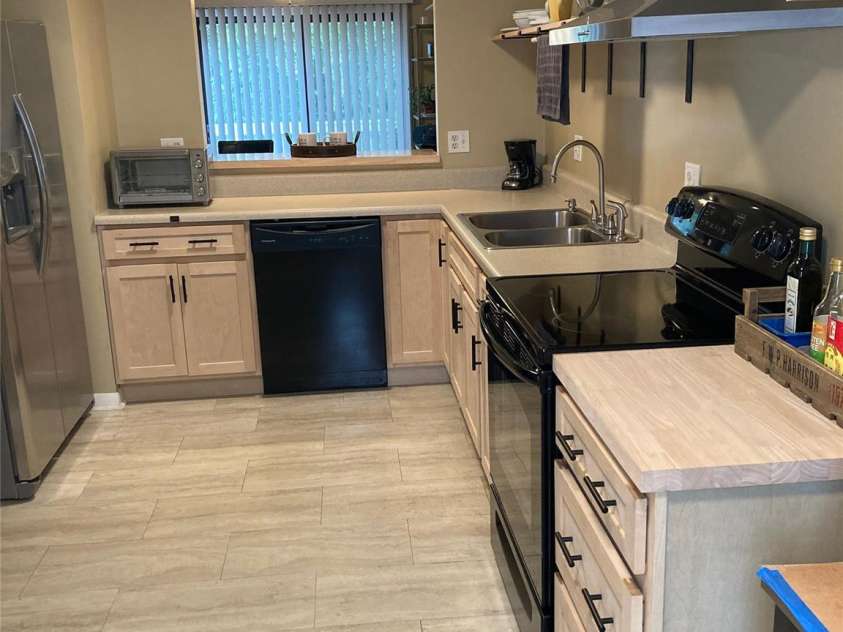 23 Hollybrook Drive, Asheville, NC 28803.  MLS# CAR4253412, YatesRealty ID 12962. 