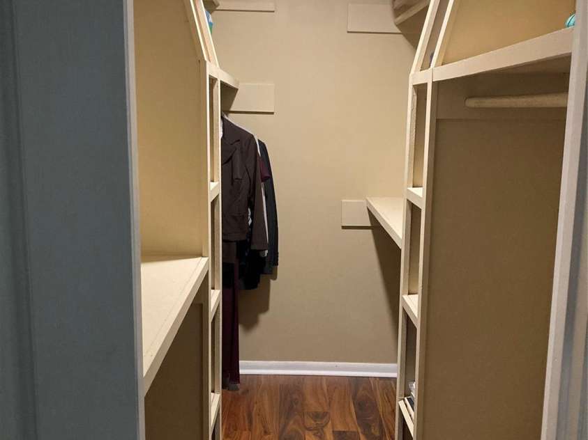 23 Hollybrook Drive, Asheville, NC 28803.  MLS# CAR4253412, YatesRealty ID 12962. Primary BR walk-in closet