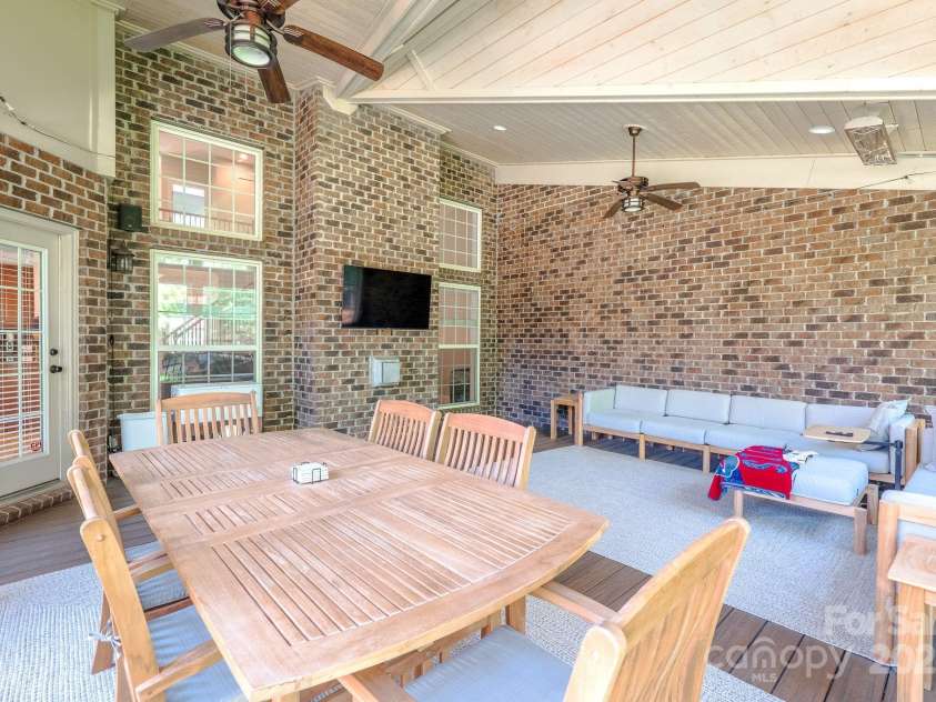 11224 Warfield Avenue, Huntersville, NC 28078.  MLS# CAR4253591, YatesRealty ID 12963. 