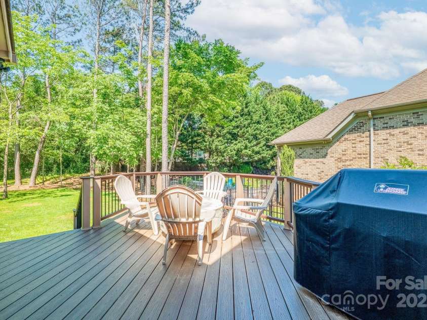 11224 Warfield Avenue, Huntersville, NC 28078.  MLS# CAR4253591, YatesRealty ID 12963. 