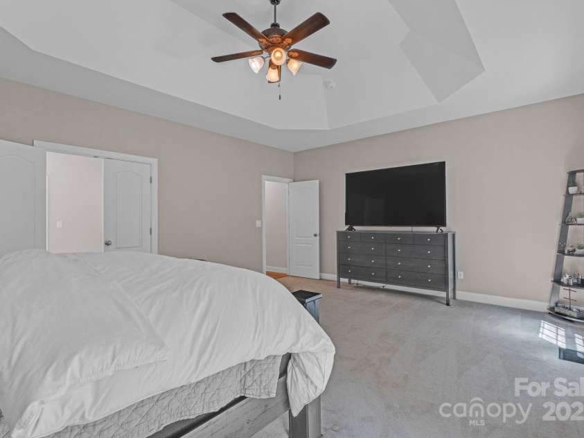 11224 Warfield Avenue, Huntersville, NC 28078.  MLS# CAR4253591, YatesRealty ID 12963. 