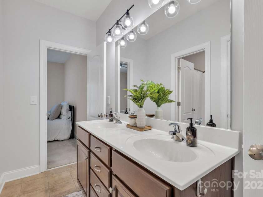 11224 Warfield Avenue, Huntersville, NC 28078.  MLS# CAR4253591, YatesRealty ID 12963. 