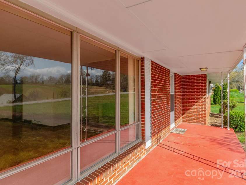 596 Old NC 20 Highway, Alexander, NC 28701.  MLS# CAR4247723, YatesRealty ID 12964. 