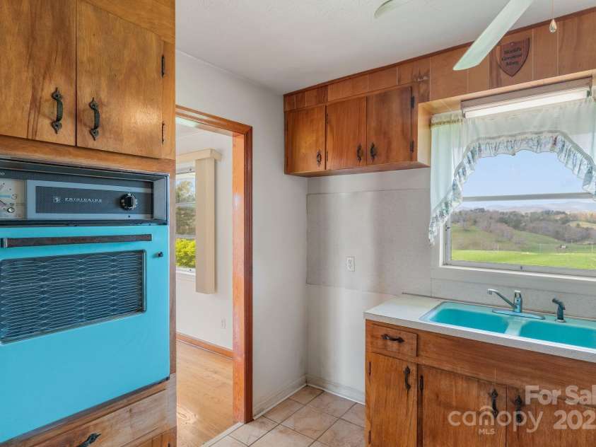 596 Old NC 20 Highway, Alexander, NC 28701.  MLS# CAR4247723, YatesRealty ID 12964. 