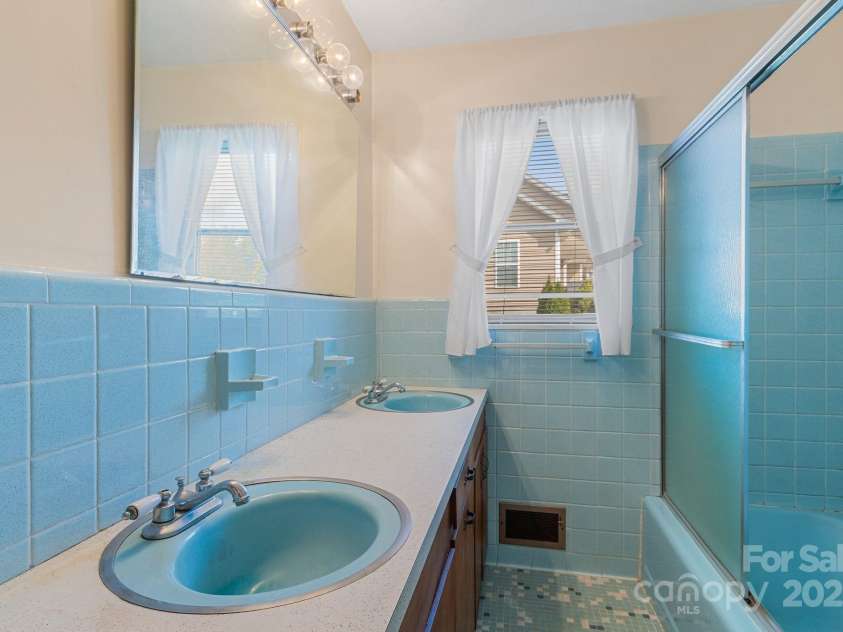 596 Old NC 20 Highway, Alexander, NC 28701.  MLS# CAR4247723, YatesRealty ID 12964. 