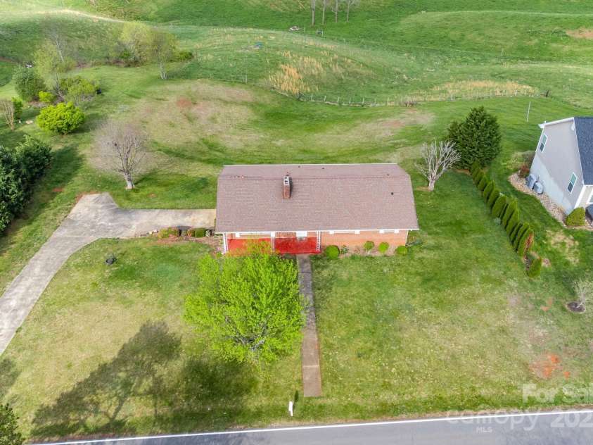 596 Old NC 20 Highway, Alexander, NC 28701.  MLS# CAR4247723, YatesRealty ID 12964. 
