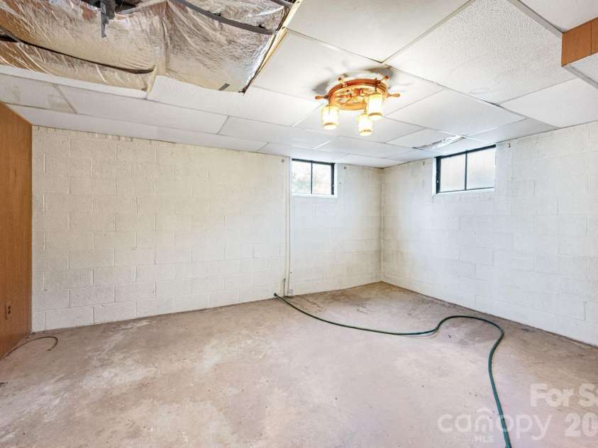 8 Pershing Road, Asheville, NC 28805.  MLS# CAR4364991, YatesRealty ID 12964. Potential to Finish to Add Space