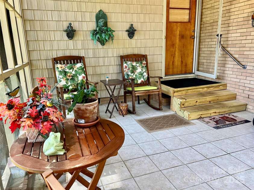 135 Beam Street, Fallston, NC 28042.  MLS# CAR4251793, YatesRealty ID 12965. Sunroom