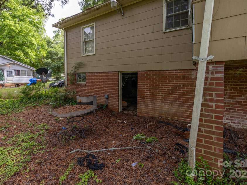 208 School Street, Mount Gilead, NC 27306.  MLS# CAR4258206, YatesRealty ID 12966. 