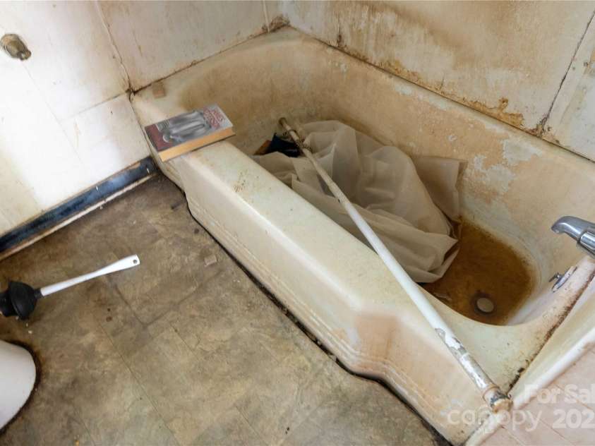 208 School Street, Mount Gilead, NC 27306.  MLS# CAR4258206, YatesRealty ID 12966. 