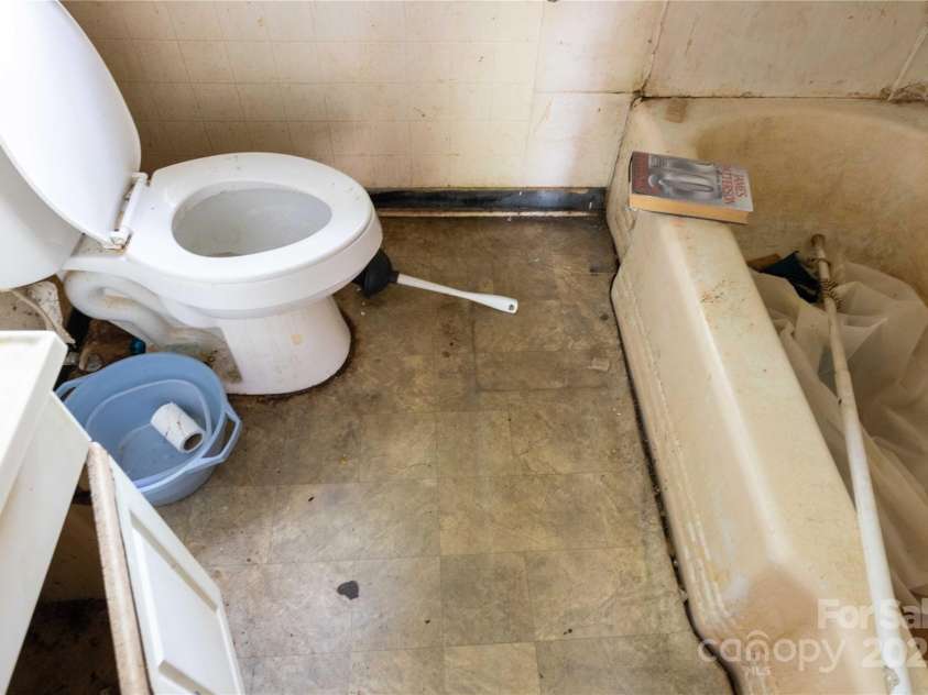 208 School Street, Mount Gilead, NC 27306.  MLS# CAR4258206, YatesRealty ID 12966. 