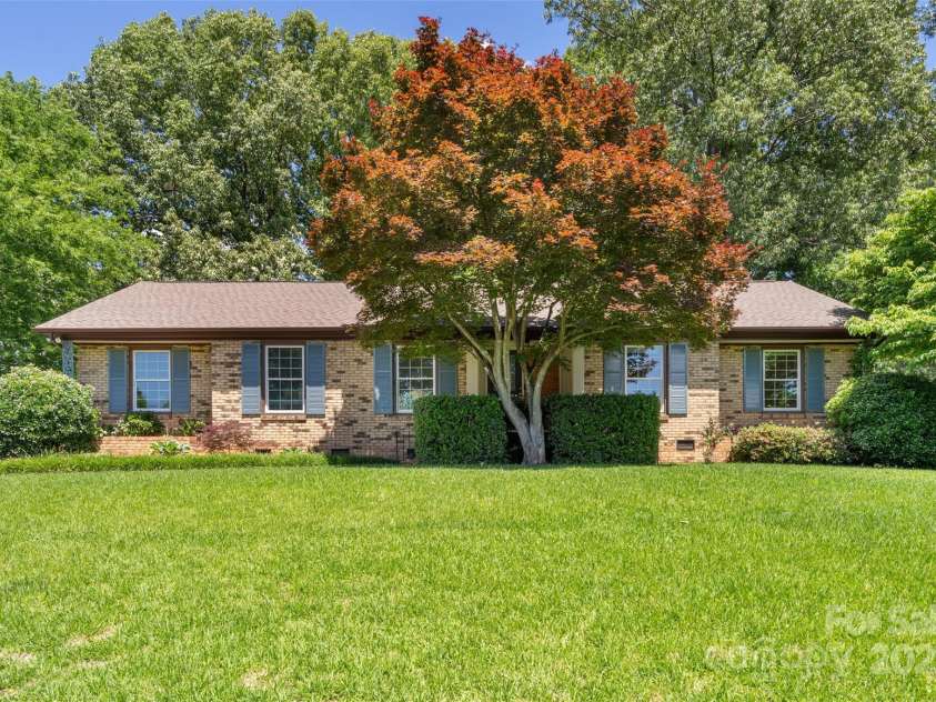 232 Scottridge Drive, Charlotte, NC 28217.  MLS# CAR4256925, YatesRealty ID 12967. 