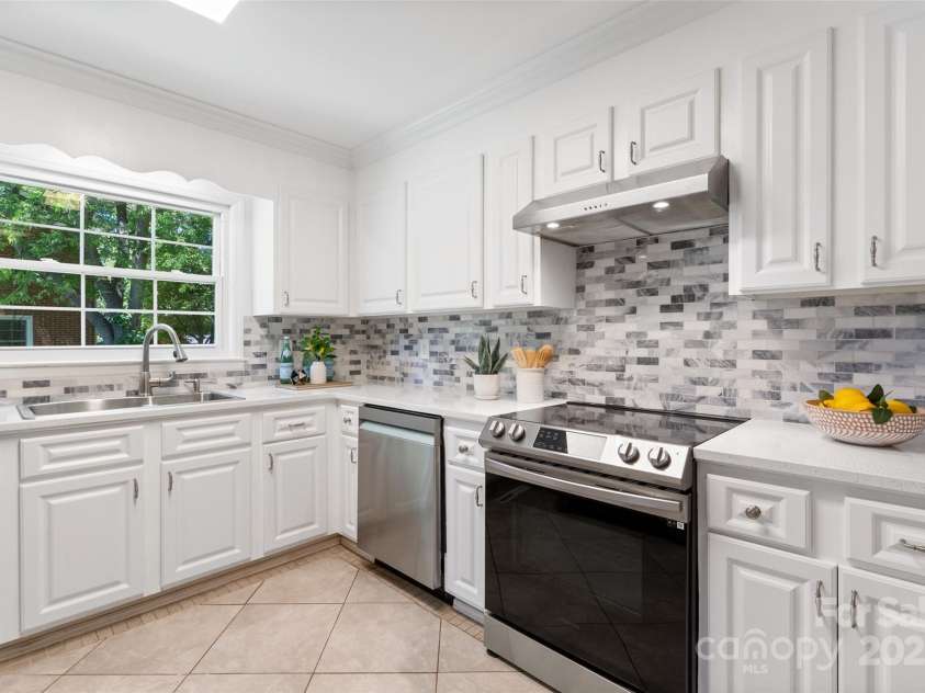 232 Scottridge Drive, Charlotte, NC 28217.  MLS# CAR4256925, YatesRealty ID 12967. 