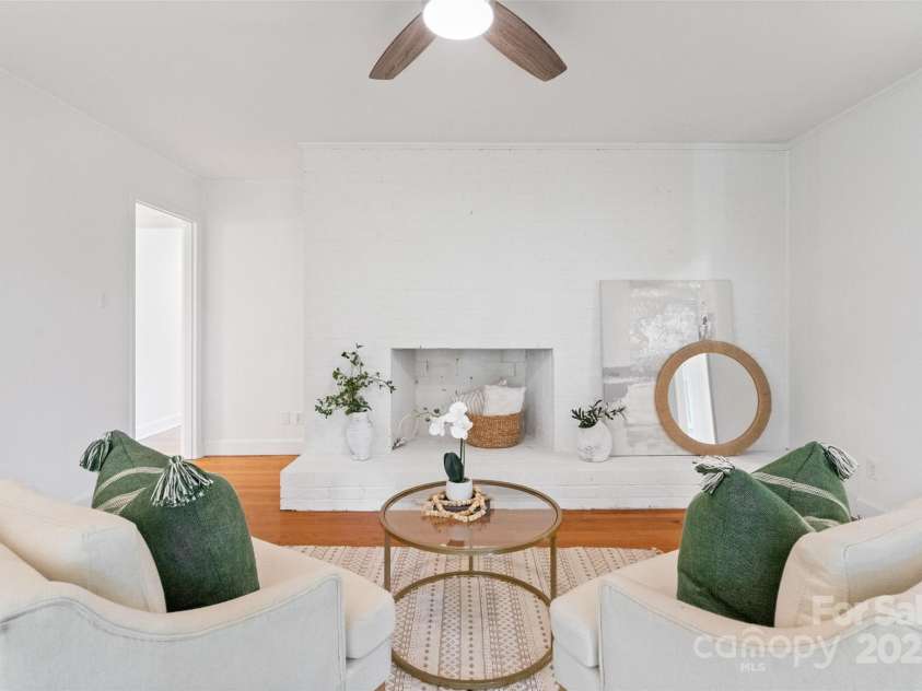 232 Scottridge Drive, Charlotte, NC 28217.  MLS# CAR4256925, YatesRealty ID 12967. 