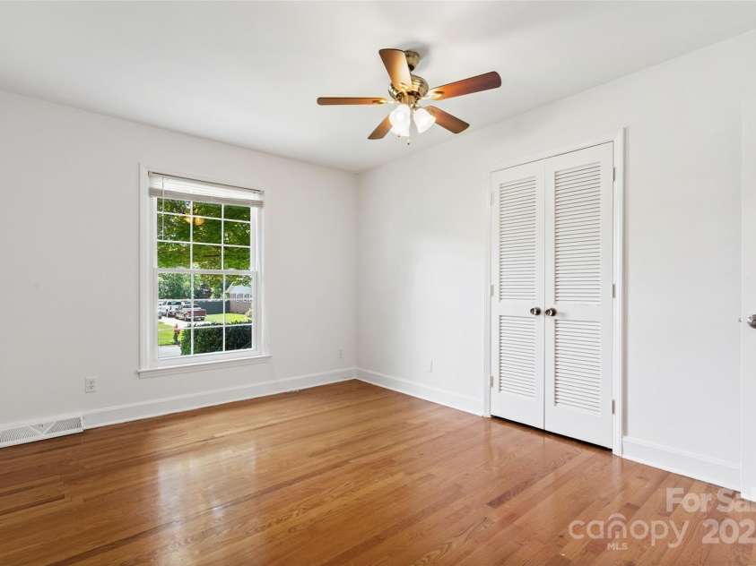 232 Scottridge Drive, Charlotte, NC 28217.  MLS# CAR4256925, YatesRealty ID 12967. 