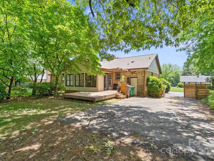 232 Scottridge Drive, Charlotte, NC 28217.  MLS# CAR4256925, YatesRealty ID 12967. 