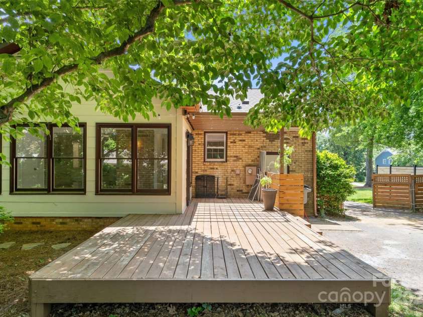 232 Scottridge Drive, Charlotte, NC 28217.  MLS# CAR4256925, YatesRealty ID 12967. 