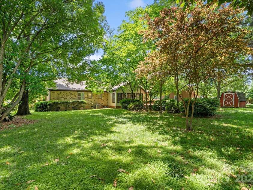 232 Scottridge Drive, Charlotte, NC 28217.  MLS# CAR4256925, YatesRealty ID 12967. 