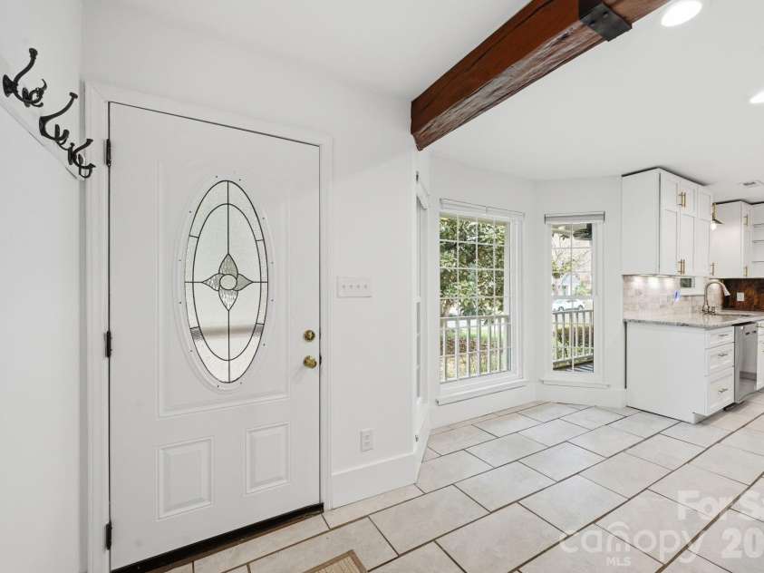 2717 Olde Whitehall Road, Charlotte, NC 28273.  MLS# CAR4354510, YatesRealty ID 12967. 