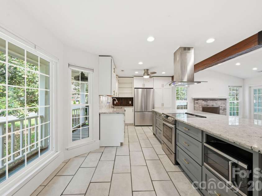 2717 Olde Whitehall Road, Charlotte, NC 28273.  MLS# CAR4354510, YatesRealty ID 12967. 