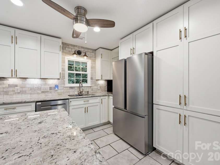 2717 Olde Whitehall Road, Charlotte, NC 28273.  MLS# CAR4354510, YatesRealty ID 12967. 