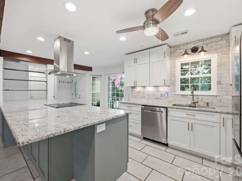 2717 Olde Whitehall Road, Charlotte, NC 28273.  MLS# CAR4354510, YatesRealty ID 12967. 