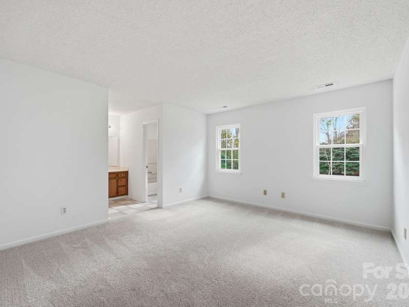 2717 Olde Whitehall Road, Charlotte, NC 28273.  MLS# CAR4354510, YatesRealty ID 12967. 
