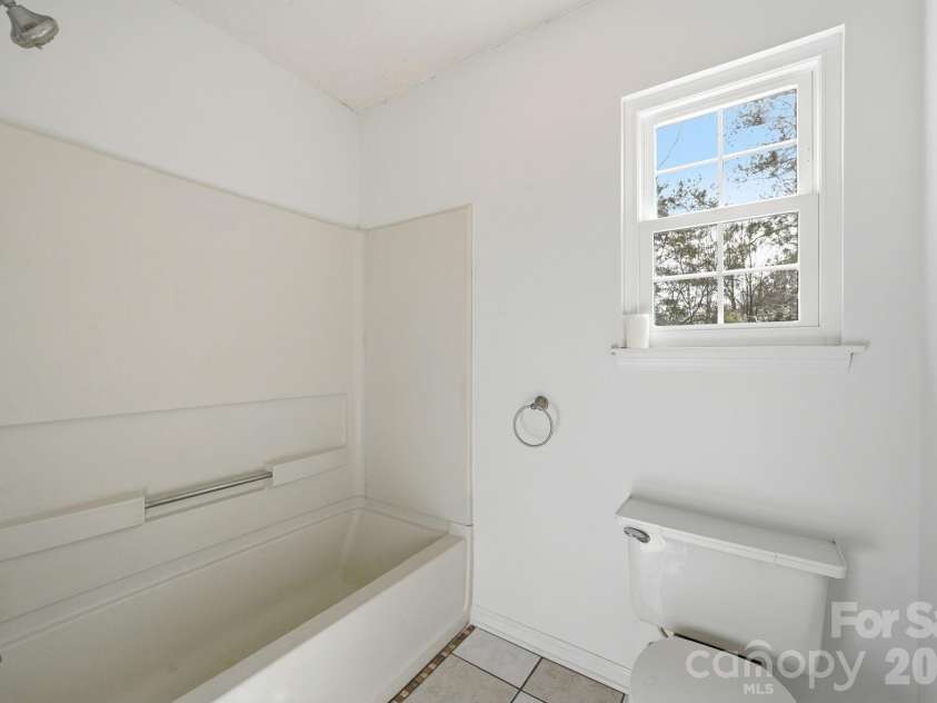 2717 Olde Whitehall Road, Charlotte, NC 28273.  MLS# CAR4354510, YatesRealty ID 12967. 