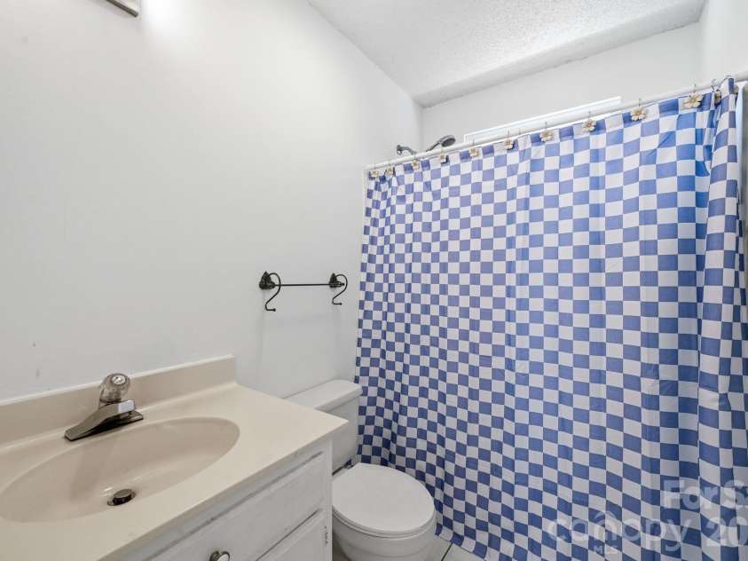 2717 Olde Whitehall Road, Charlotte, NC 28273.  MLS# CAR4354510, YatesRealty ID 12967. 