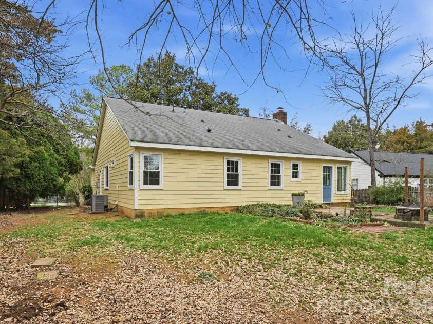 2717 Olde Whitehall Road, Charlotte, NC 28273.  MLS# CAR4354510, YatesRealty ID 12967. 