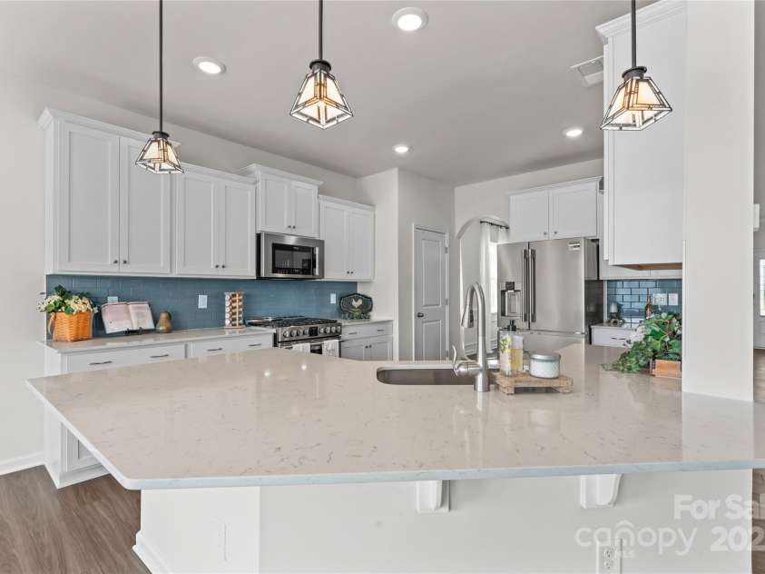 127 Doncaster Drive, Mooresville, NC 28115.  MLS# CAR4216362, YatesRealty ID 12968. 