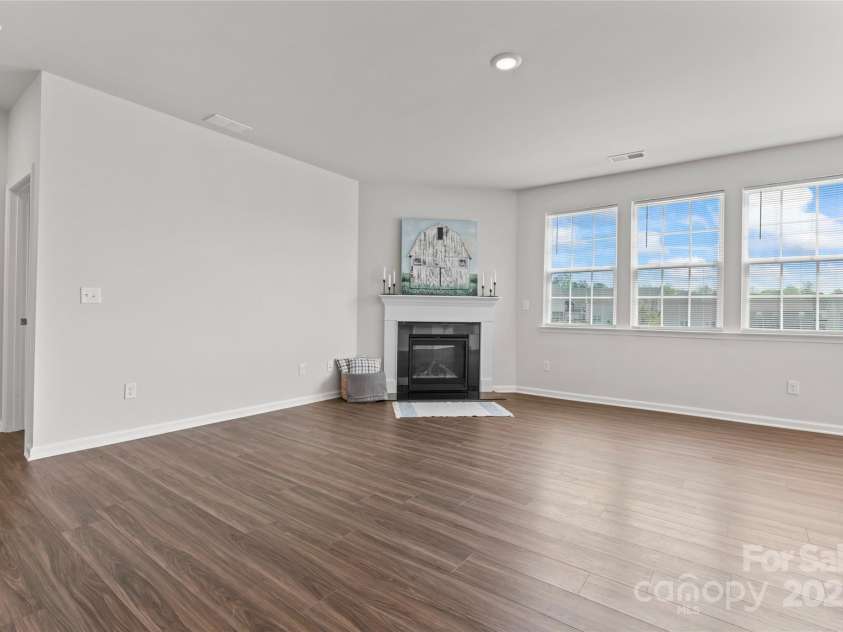 127 Doncaster Drive, Mooresville, NC 28115.  MLS# CAR4216362, YatesRealty ID 12968. 