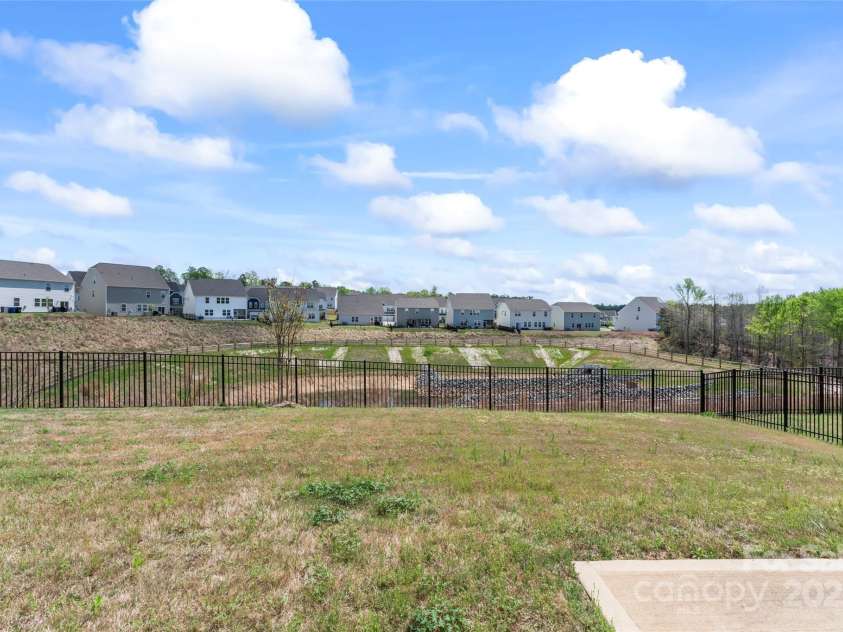 127 Doncaster Drive, Mooresville, NC 28115.  MLS# CAR4216362, YatesRealty ID 12968. 