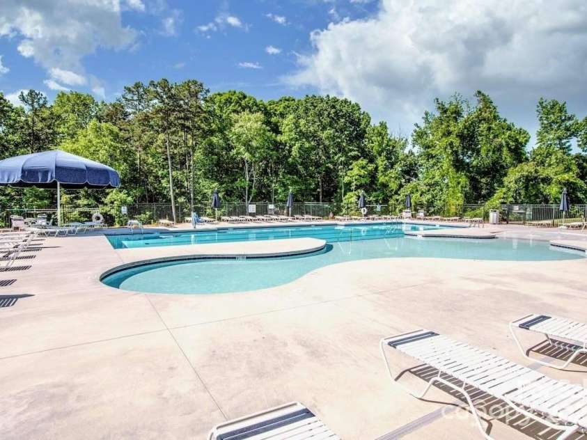 127 Doncaster Drive, Mooresville, NC 28115.  MLS# CAR4216362, YatesRealty ID 12968. 