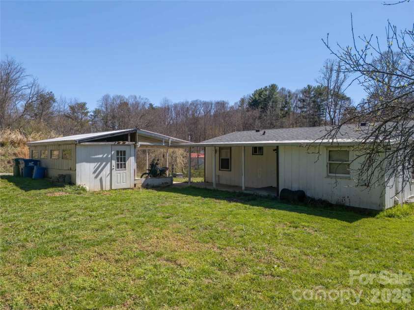 14 Winter Woods Drive, Asheville, NC 28806.  MLS# CAR4363291, YatesRealty ID 12968. 