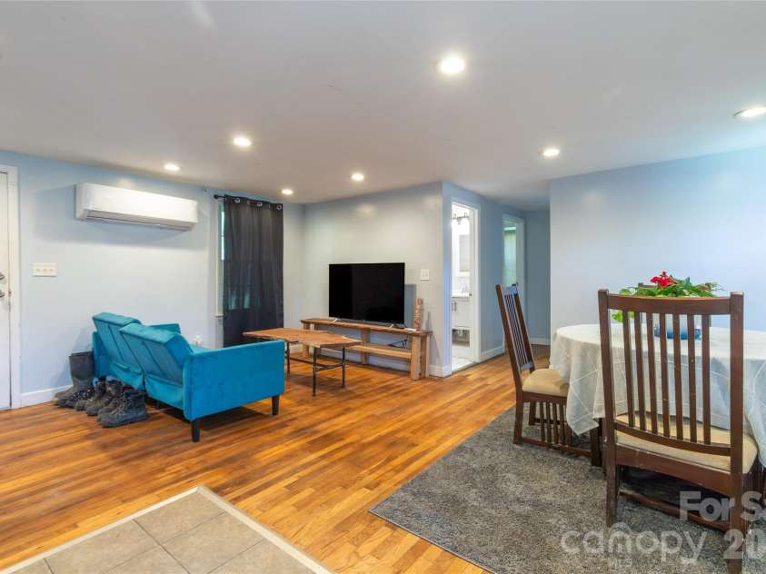 14 Winter Woods Drive, Asheville, NC 28806.  MLS# CAR4363291, YatesRealty ID 12968. 
