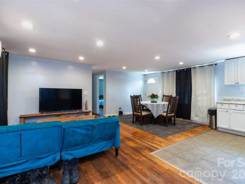 14 Winter Woods Drive, Asheville, NC 28806.  MLS# CAR4363291, YatesRealty ID 12968. 