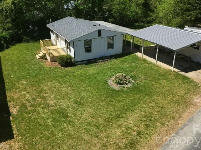 14 Winter Woods Drive, Asheville, NC 28806.  MLS# CAR4363291, YatesRealty ID 12968. 