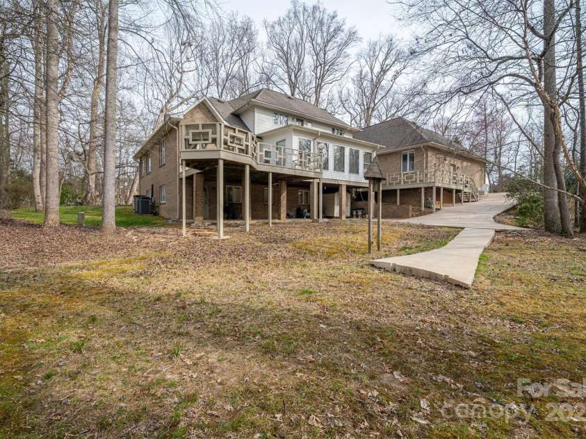 1816 Country Garden Drive, Shelby, NC 28150.  MLS# CAR4228610, YatesRealty ID 12971. 