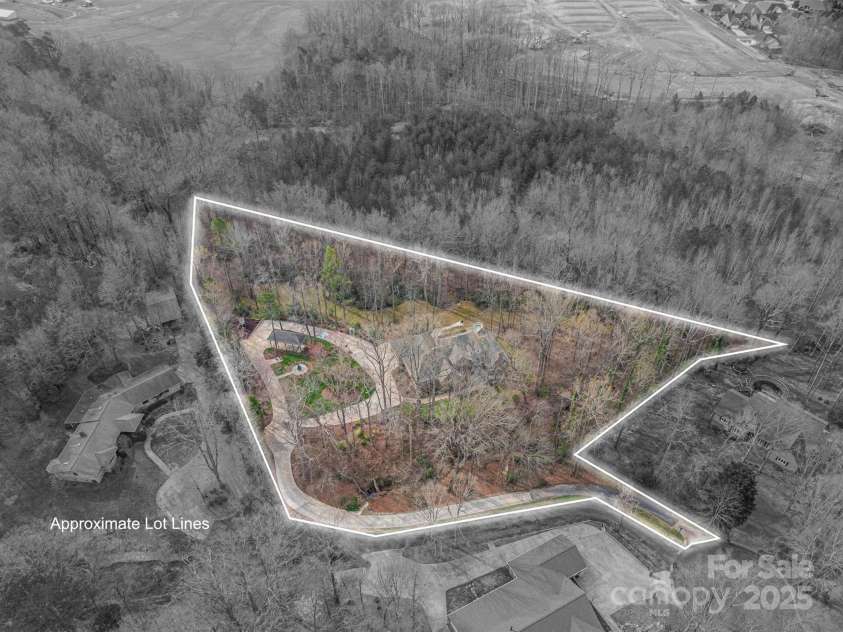 1816 Country Garden Drive, Shelby, NC 28150.  MLS# CAR4228610, YatesRealty ID 12971. 