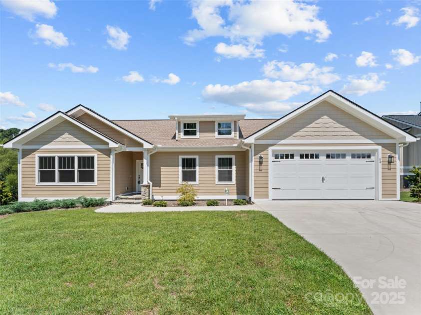 54 Olde Oak Lane, Hendersonville, NC 28792.  MLS# CAR4291259, YatesRealty ID 12972. 