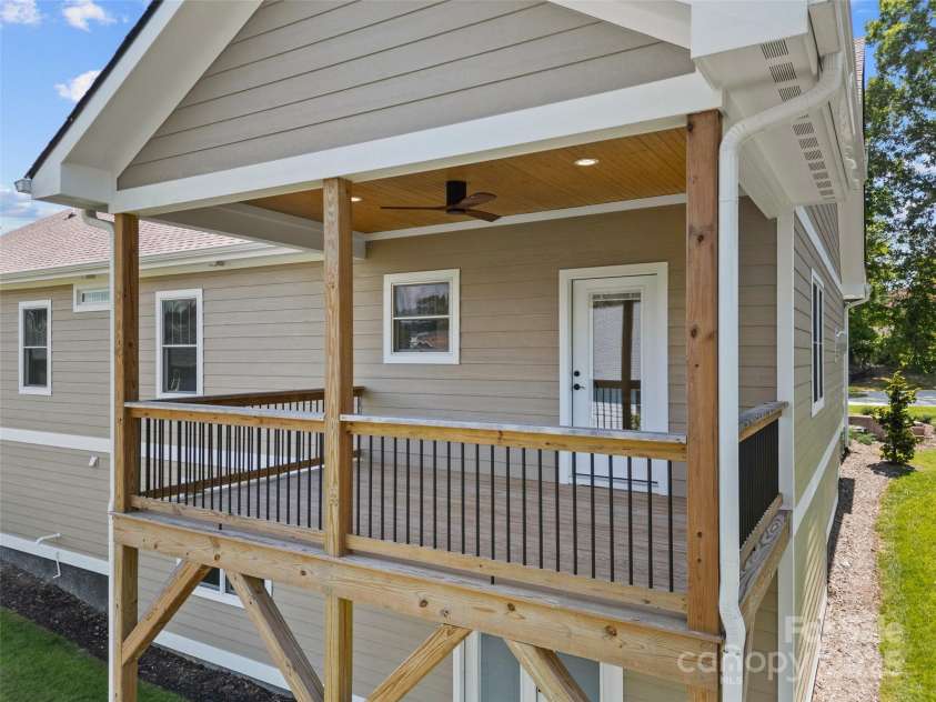 54 Olde Oak Lane, Hendersonville, NC 28792.  MLS# CAR4291259, YatesRealty ID 12972. 