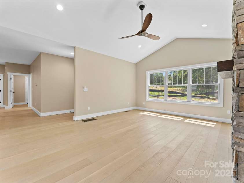 54 Olde Oak Lane, Hendersonville, NC 28792.  MLS# CAR4291259, YatesRealty ID 12972. 