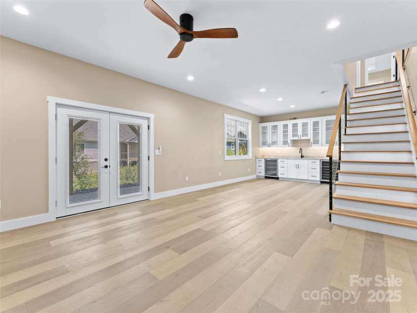 54 Olde Oak Lane, Hendersonville, NC 28792.  MLS# CAR4291259, YatesRealty ID 12972. 
