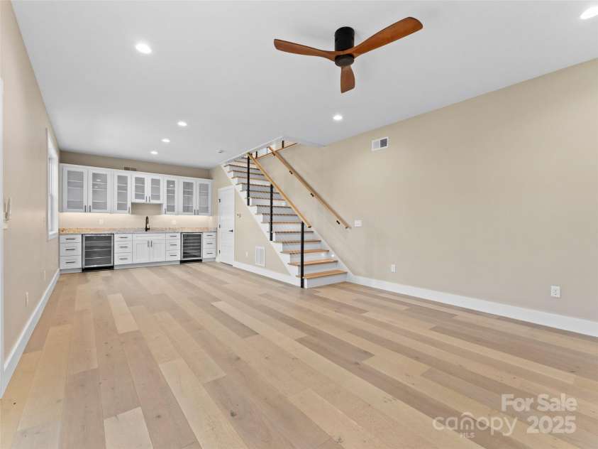 54 Olde Oak Lane, Hendersonville, NC 28792.  MLS# CAR4291259, YatesRealty ID 12972. 