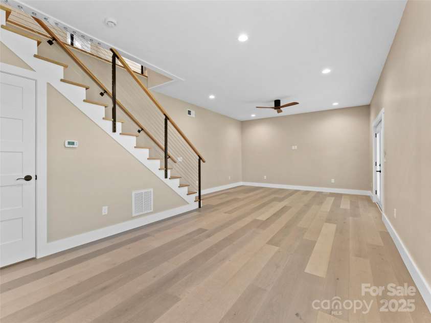 54 Olde Oak Lane, Hendersonville, NC 28792.  MLS# CAR4291259, YatesRealty ID 12972. 