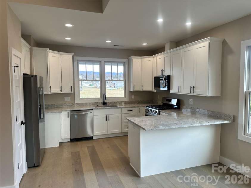 30 Olde Oak Court, Hendersonville, NC 28792.  MLS# CAR4291704, YatesRealty ID 12973. 