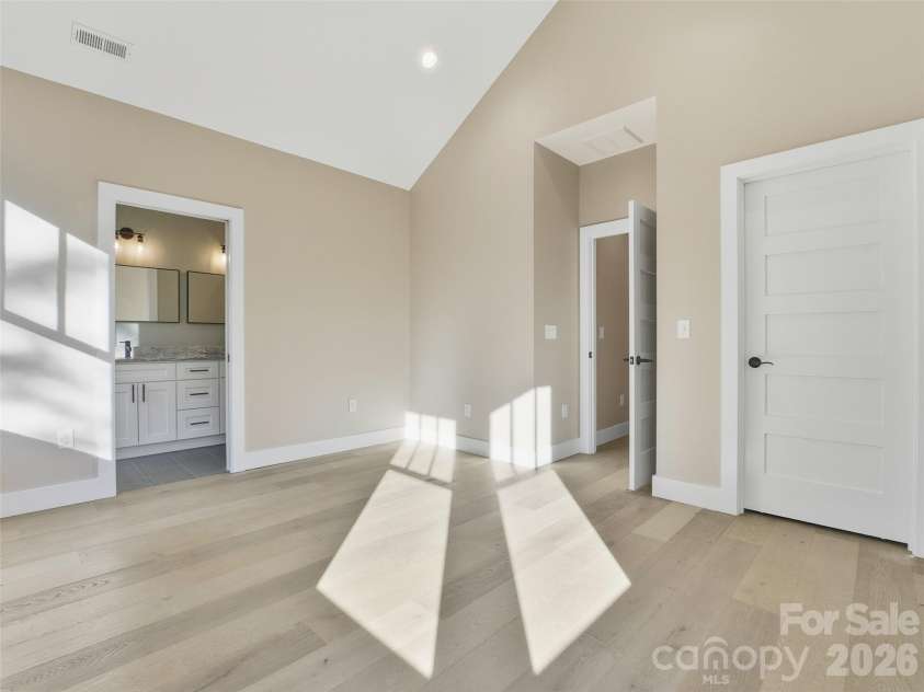 30 Olde Oak Court, Hendersonville, NC 28792.  MLS# CAR4291704, YatesRealty ID 12973. 
