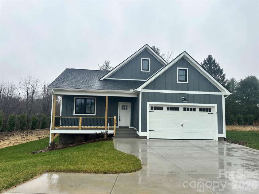 30 Olde Oak Court, Hendersonville, NC 28792.  MLS# CAR4291704, YatesRealty ID 12973. 